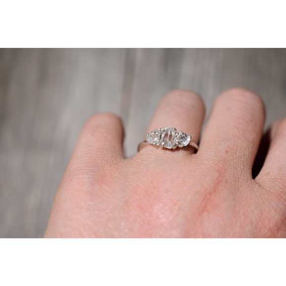 Raw Crystal Ring, Raw Stone Ring, Rings for Women, Stacking Ring, Raw Ge… - Picture 3 of 5